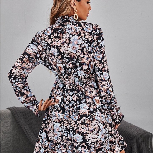 FLORAL MINI RUFFLE DRESS - Picture 3 of 7